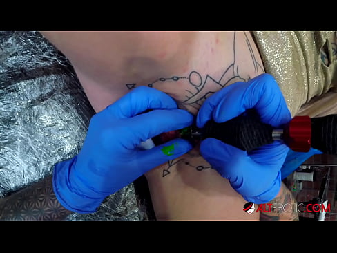 ❤️ Extremely tattooed hottie Sully Savage has a tattoo on her clitoris ❌ Fucking video at en-gb.teatroporno.ru